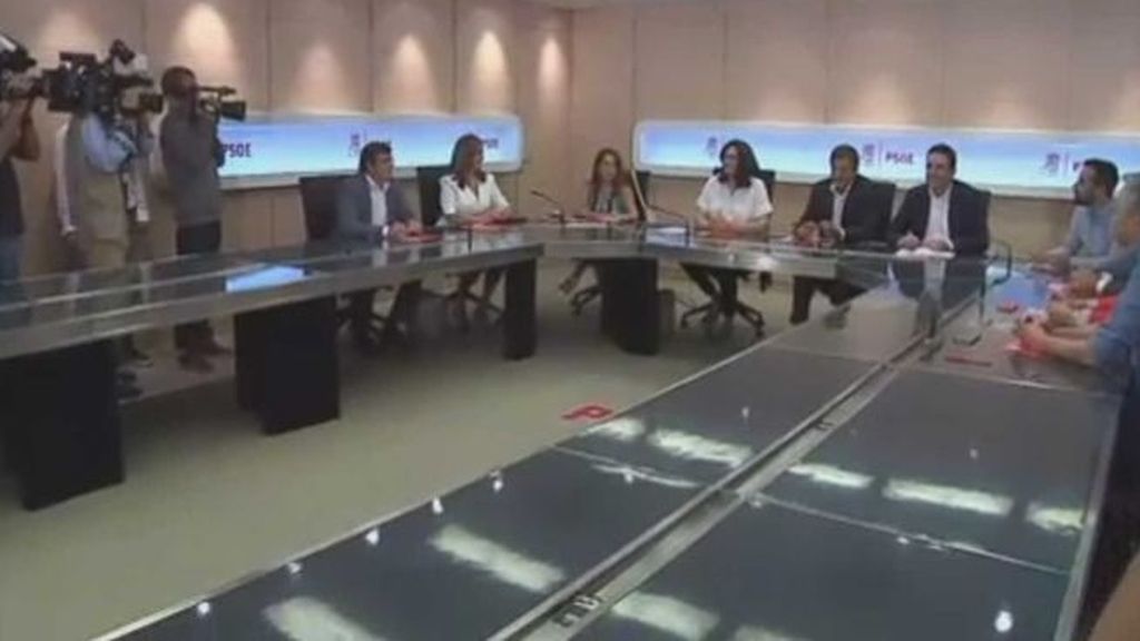 Comienza la reunión de la gestora del PSOE