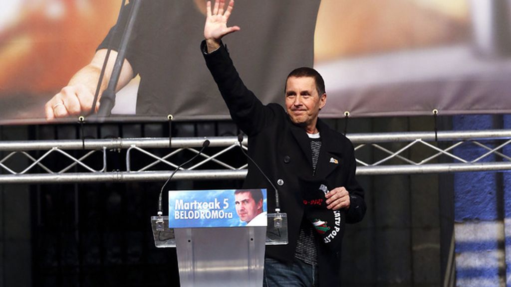 Otegi: "Terrorismo es Manuel Fraga Iribarne asesinando trabajadores en Vitoria"