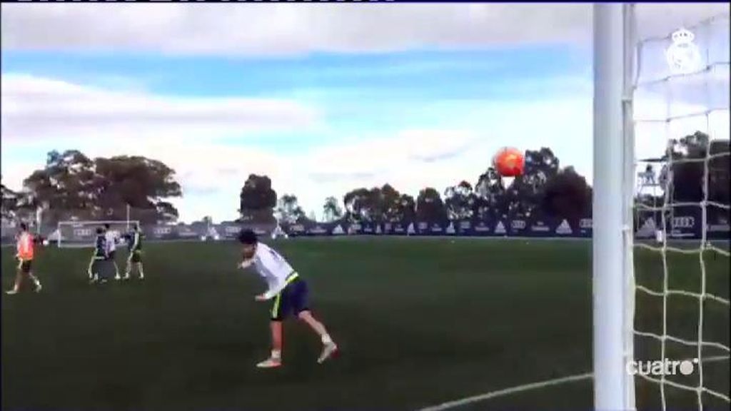 ¡Qué maravillas! Isco marca un golazo de espuela sin mirar y otro de volea tras sombrero