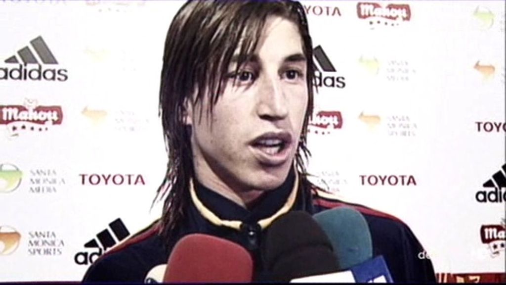 Sergio Ramos cumple 10 años con el escudo de La Roja en el pecho