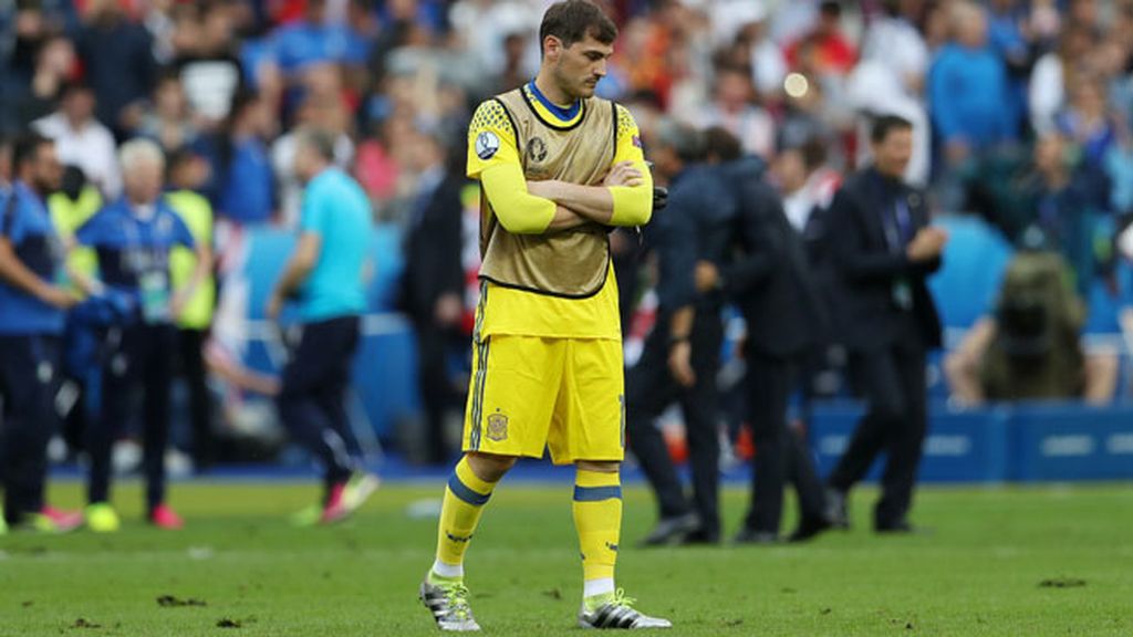Así vivió Casillas ¿su último partido con la Roja?: nervios, tensión y mirada al infinito