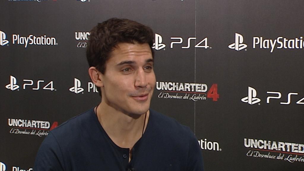 Álex González se engancha al 'Uncharted 4'