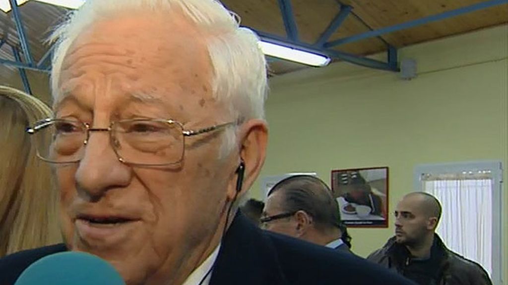 El padre Ángel y 'Mensajeros de la Paz' inauguran un nuevo comedor social