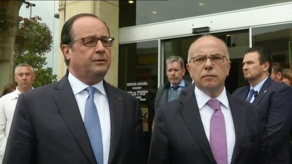 Hollande tras el ataque a la Iglesia: "Los terroristas irrumpieron proclamándose del DAESH"