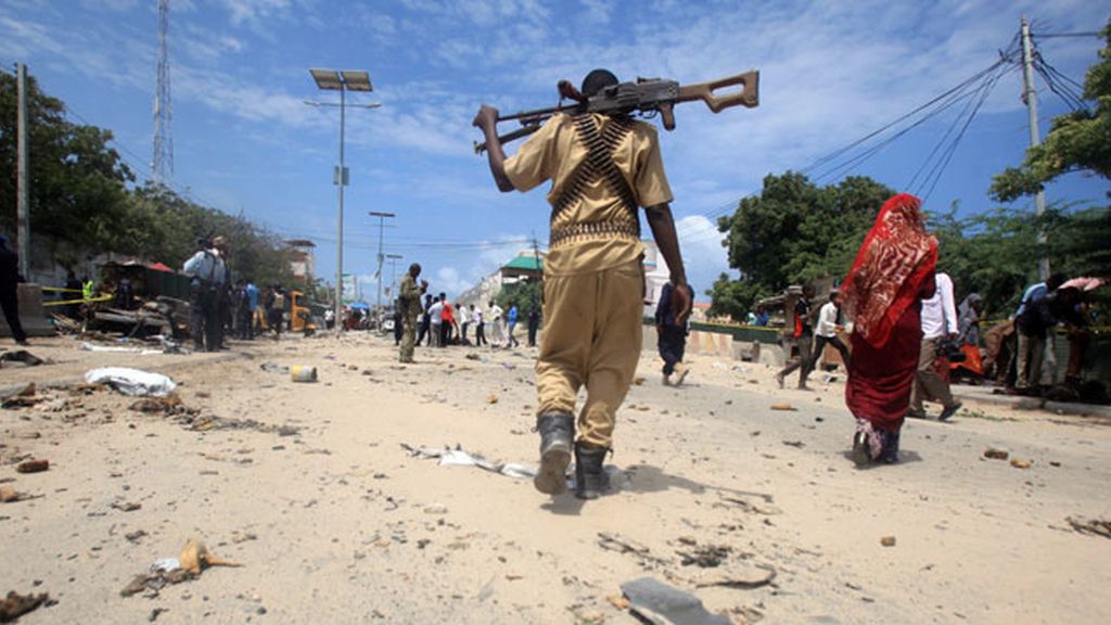 Un atentado con coche bomba en Mogadiscio mata al menos a 7 personas