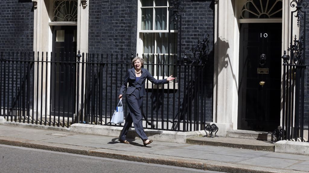 Theresa May toma las riendas del Reino Unido