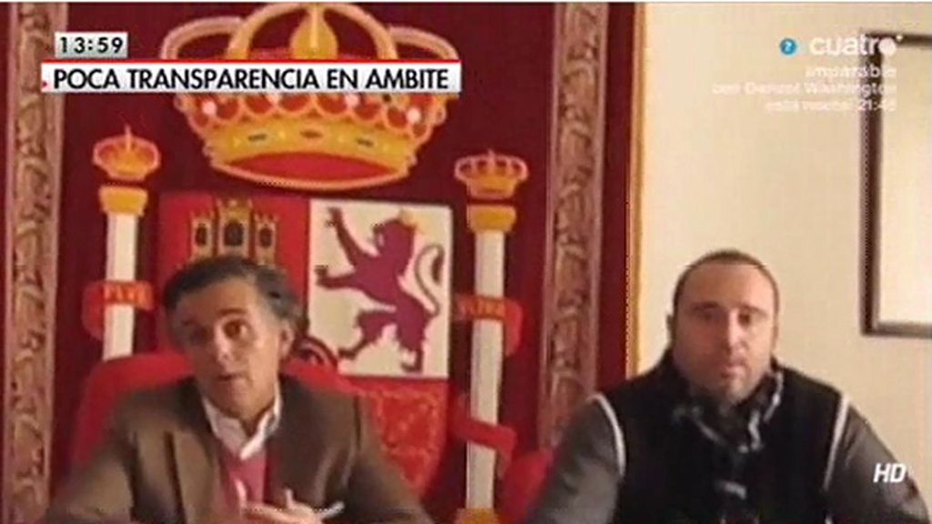 El alcalde a Ambite (Madrid) multa a un vecino por grabar los plenos