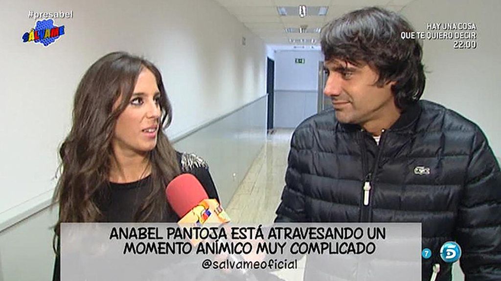 Anabel, enfadada por las preguntas: "Si quieres paramos nuestras vidas"