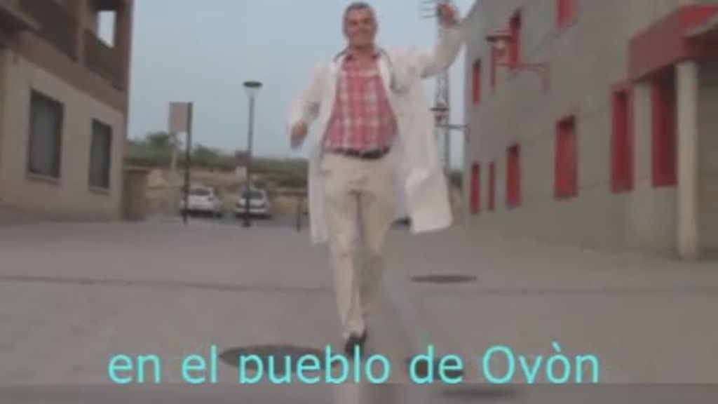 Mucha imaginación para suplir el escaso presupuesto para su campaña electoral