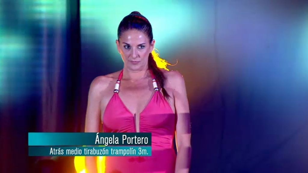 Ángela portero: salto hacia atrás de medio tirabuzón desde trampolín de 3 metros