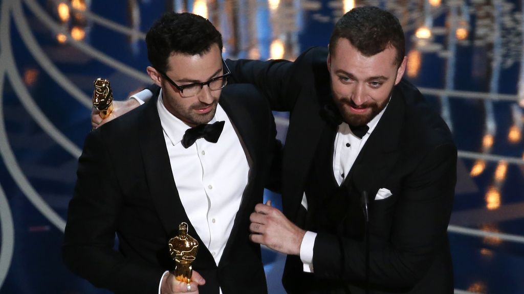 Sam Smith dedica su Óscar a los homosexuales