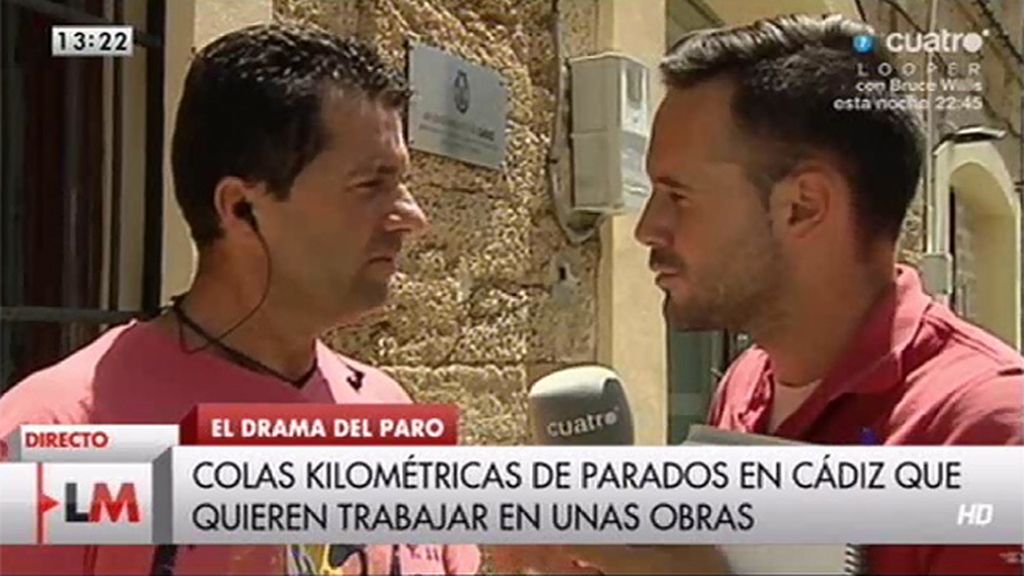 Largas colas en Cádiz por un puesto de trabajo en una obra que empezará en 2015