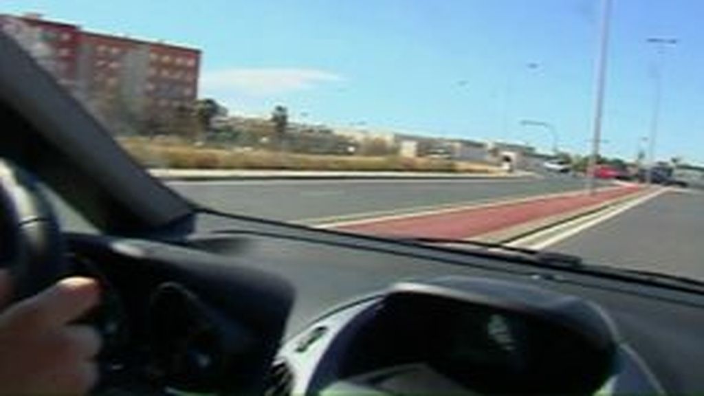 Condenan a un padre por enseñar a conducir a su hija sin carné en Valencia