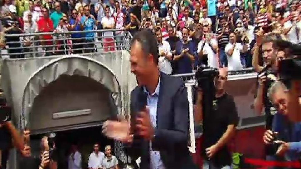Caparrós, presentado como entrenador del Granada