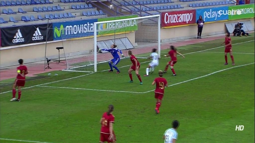 ¡Primer gol de Inglaterra! Abre el marcador Marta Torrejón en propia puerta (0-1)