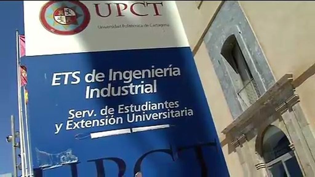 El Ministerio de Educación retira por error la beca a varios universitarios de Lorca