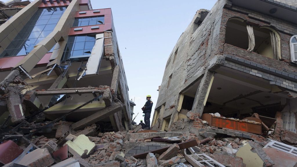 Un nuevo terremoto sacude Nepal