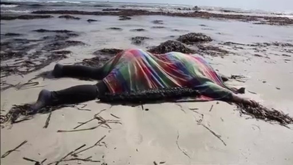 Encuentran 117 cadáveres en una playa libia