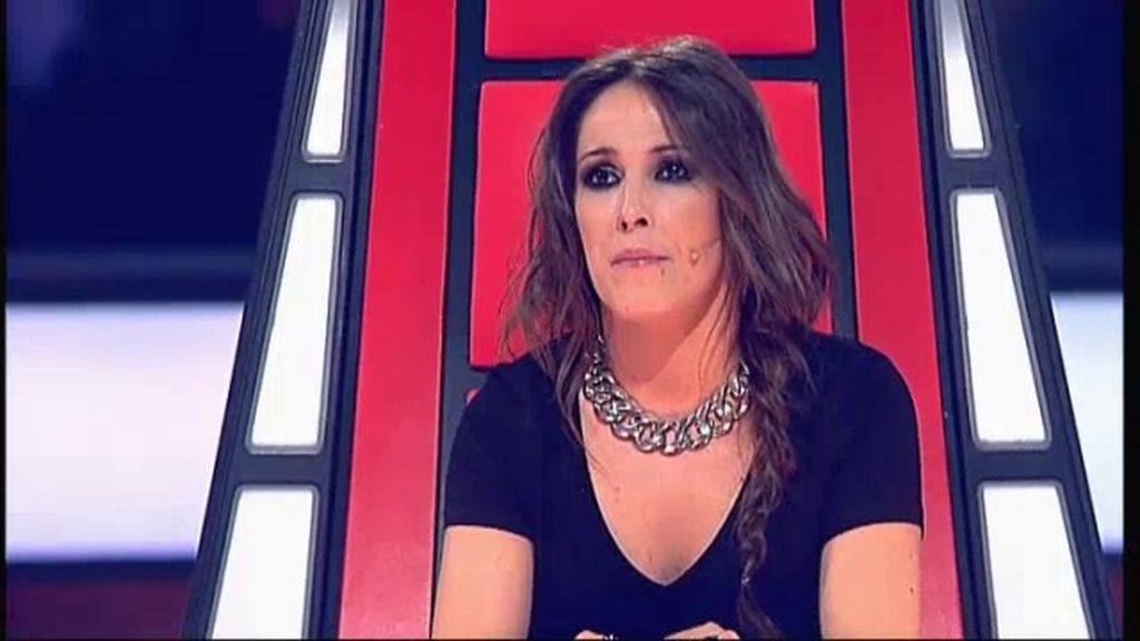 Malú: "No es por meter presión, pero me he dado la vuelta la primera”