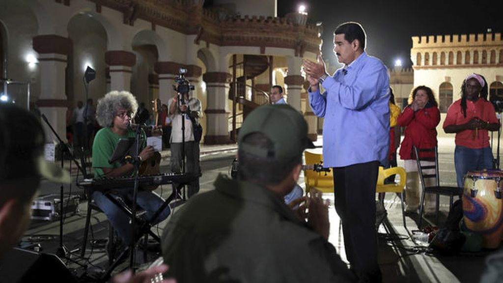 Maduro, desafiante ante la oposición tras los resultados electorales
