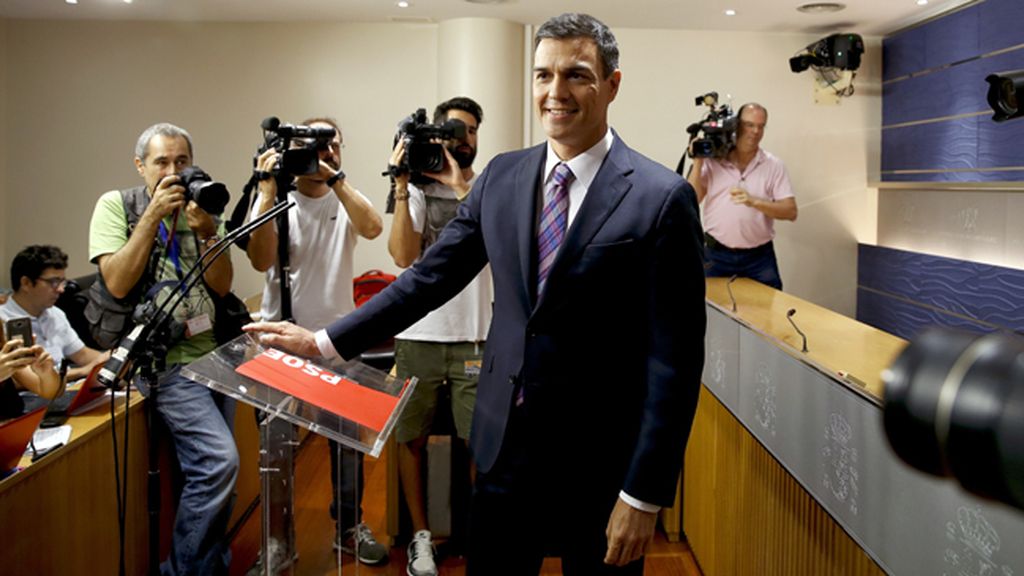 Sánchez: “Lógicamente Rajoy debe dar un paso al frente e ir a la investidura”