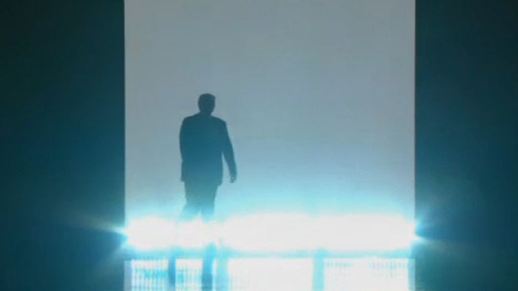 La mujer de Donald Trump se sube al palco para apoyar a su marido