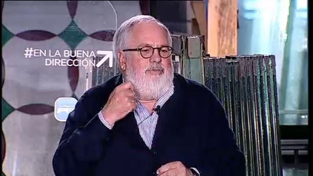 El PSOE acusa a Cañete de compatibilizar el ministerio con la campaña electoral