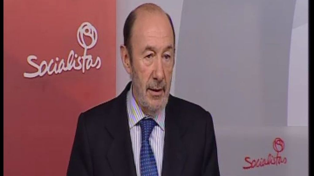 Rubalcaba a Rajoy: "Hable y explíquenos este asunto de la financiación ilegal del PP"