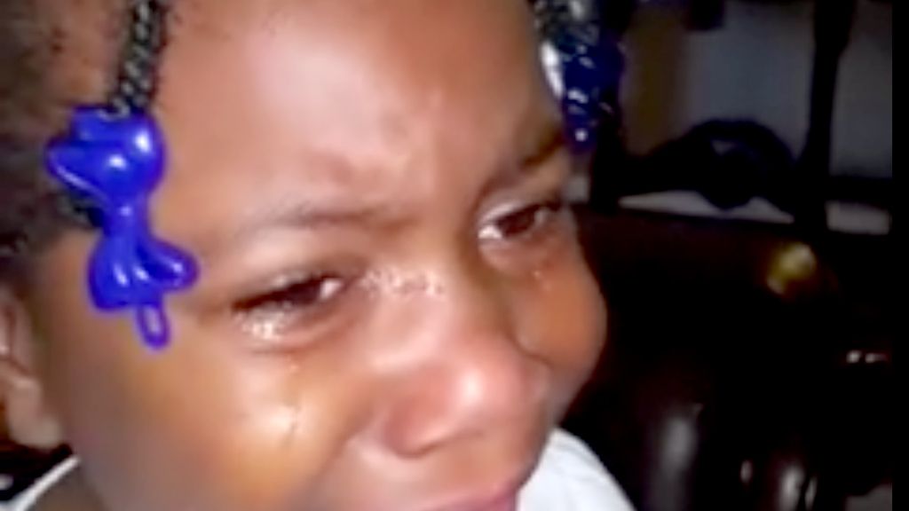 Así llora esta niña al enterarse que Obama dejará de ser presidente