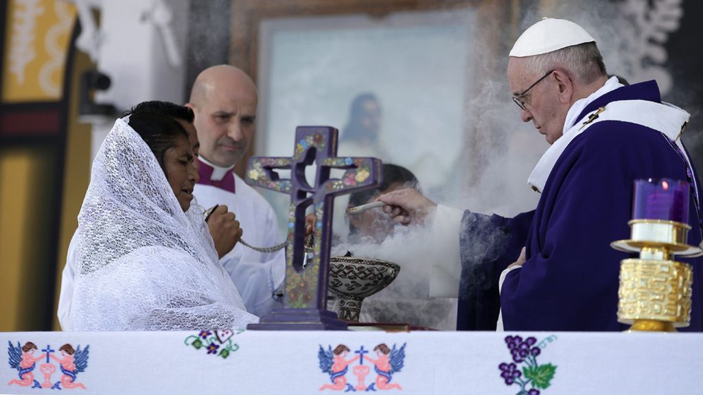 El Papa oficia una misa multitudinaria en el estado mexicano de Chiapas