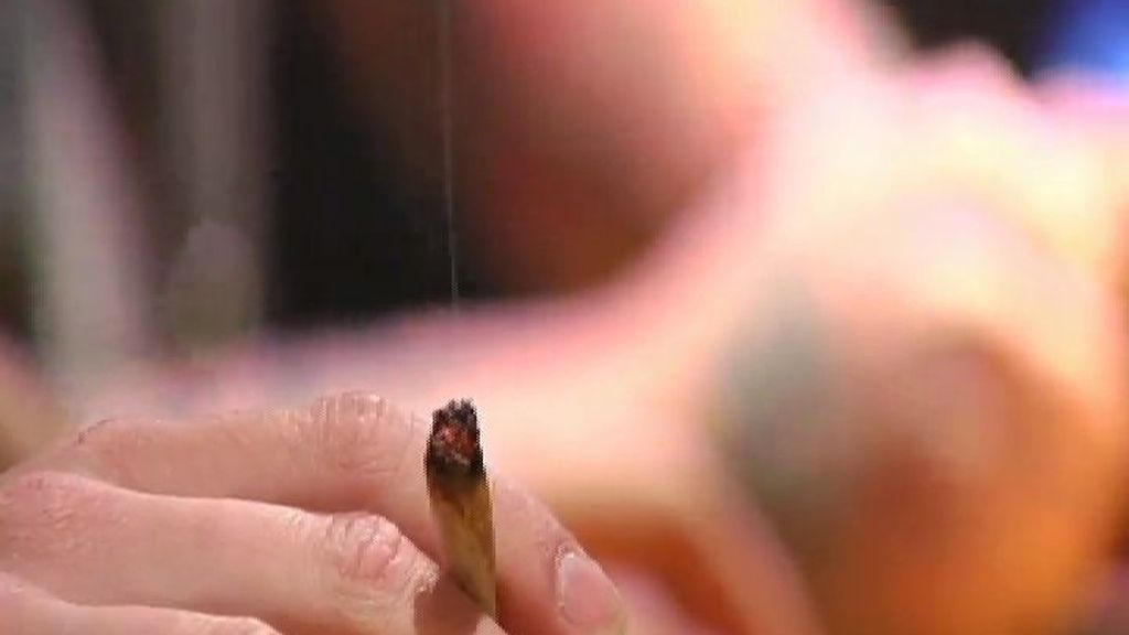 Uno de cada tres adolescentes empieza a fumar cannabis antes que tabaco