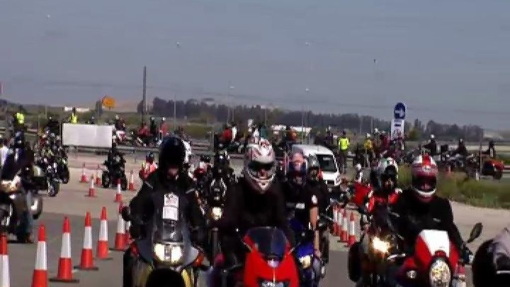 Miles de personas llegan a Jerez para asistir al Gran Premio de Motociclismo