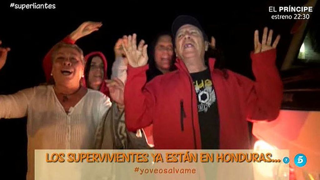 Los supervivientes llegan a Honduras cantando, bailando y dando palmas