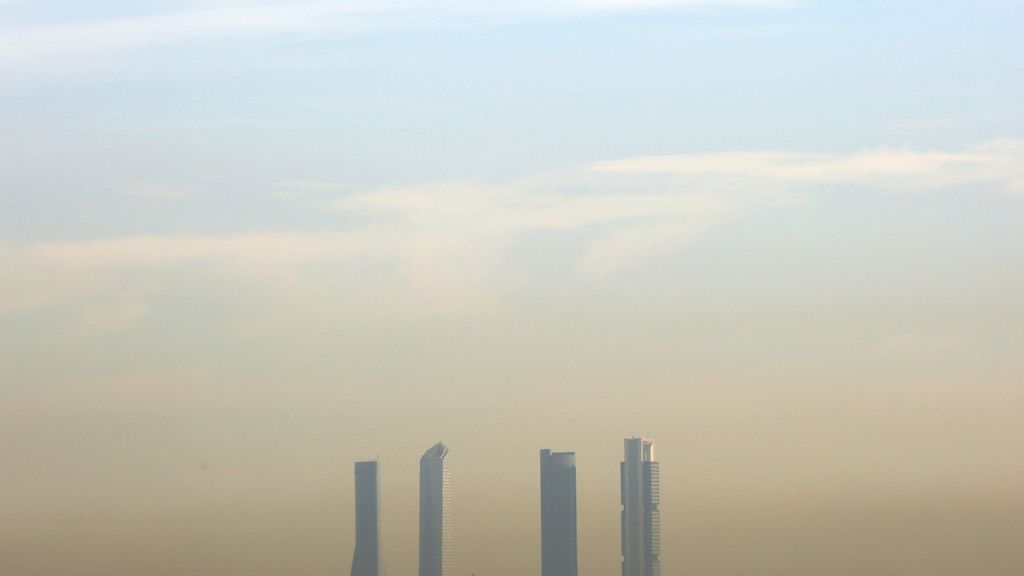 Madrid prohíbe el aparcamiento en el centro por la alta contaminación