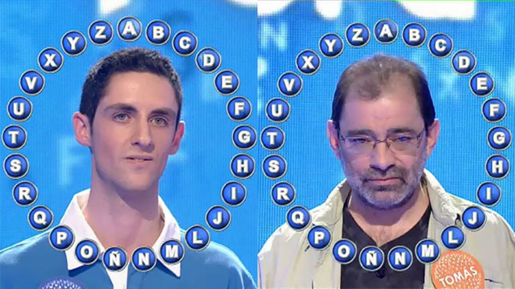 Tomás, a tres palabras de completar el rosco