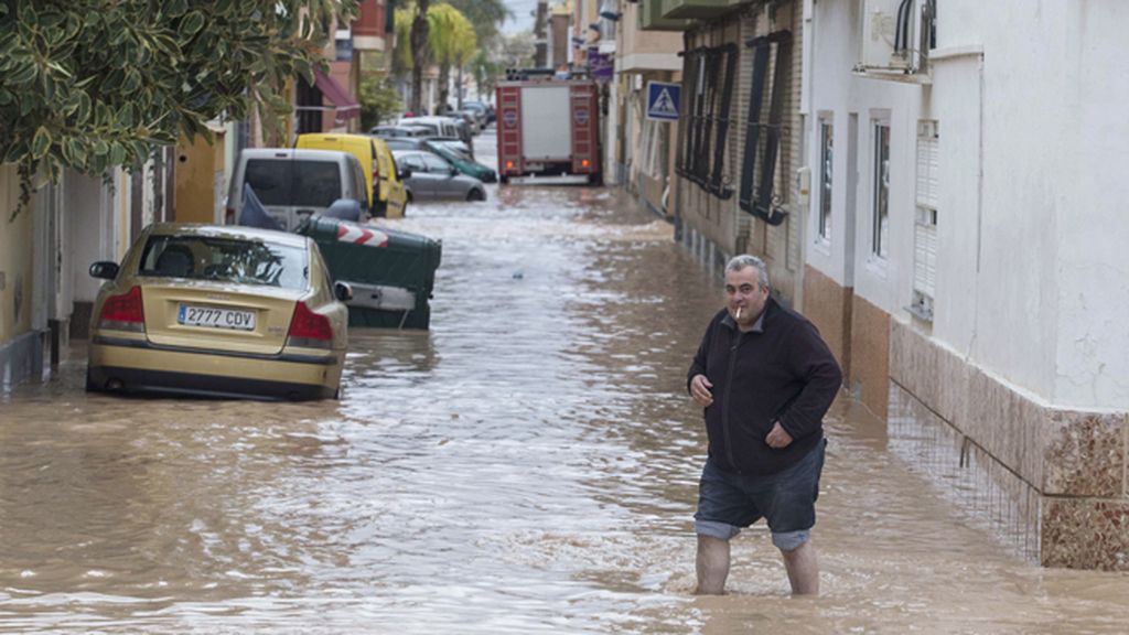 La enorme tromba de agua que ha puesto en alerta a las regiones del Mediterráneo