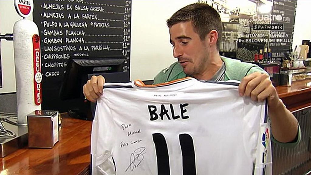 Habla el profesor de español de Bale: "Ya sabe pedir tapas de jamón y chorizo"