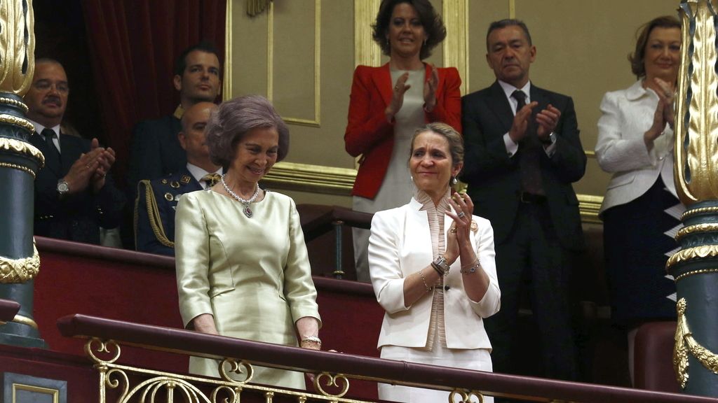 Larga ovación a la reina Sofía