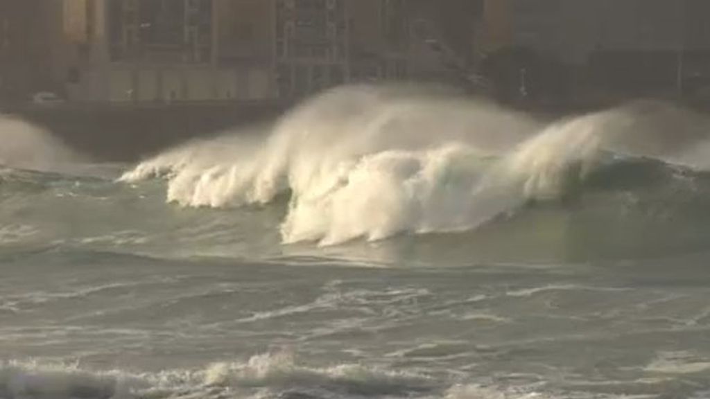 La Coruña sigue pendiente del mar