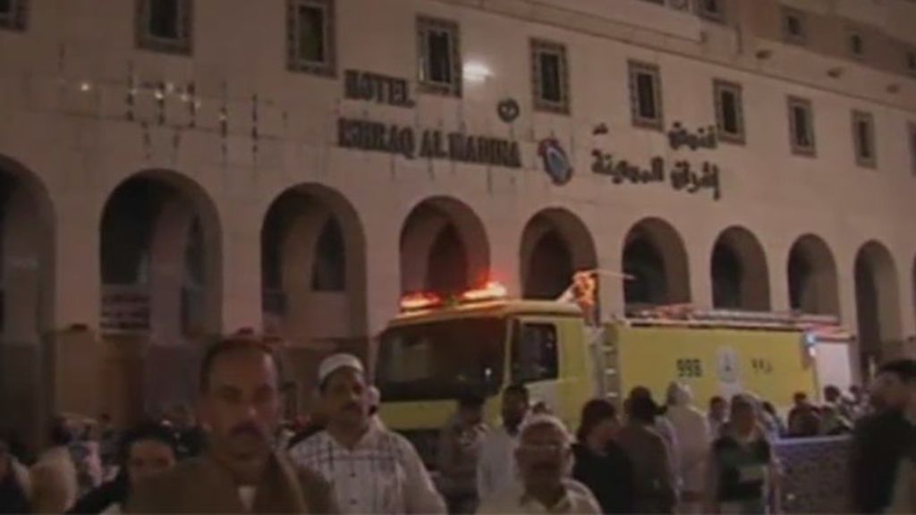 Mueren 15 personas en el incendio de un hotel en Arabia Saudí