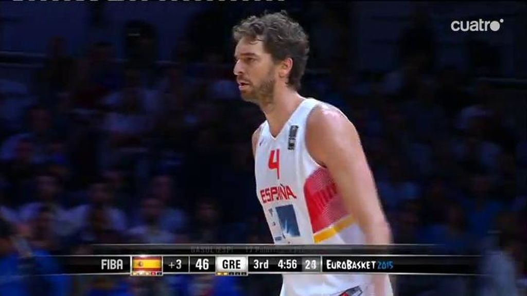 Si las cosas se ponen feas... ¡aparece Pau Gasol! ¡Triple para cortar la racha griega!