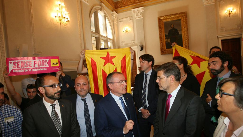 Catalá, recibido con esteladas y gritos de "independencia" en Reus