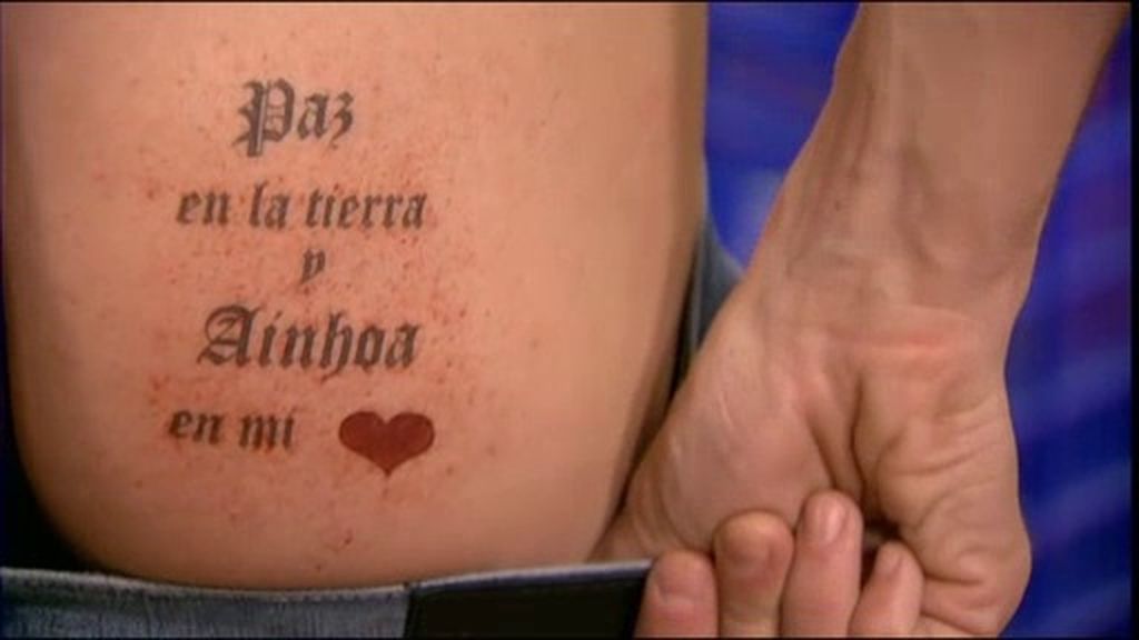 Ainhoa, satisfecha con el tatuaje de Luisma