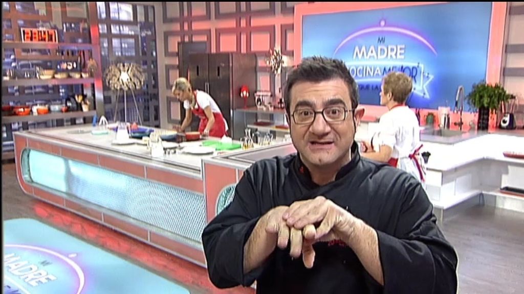 El chef Sergio Fernández da varios trucos para preparar cachopos y rossejat