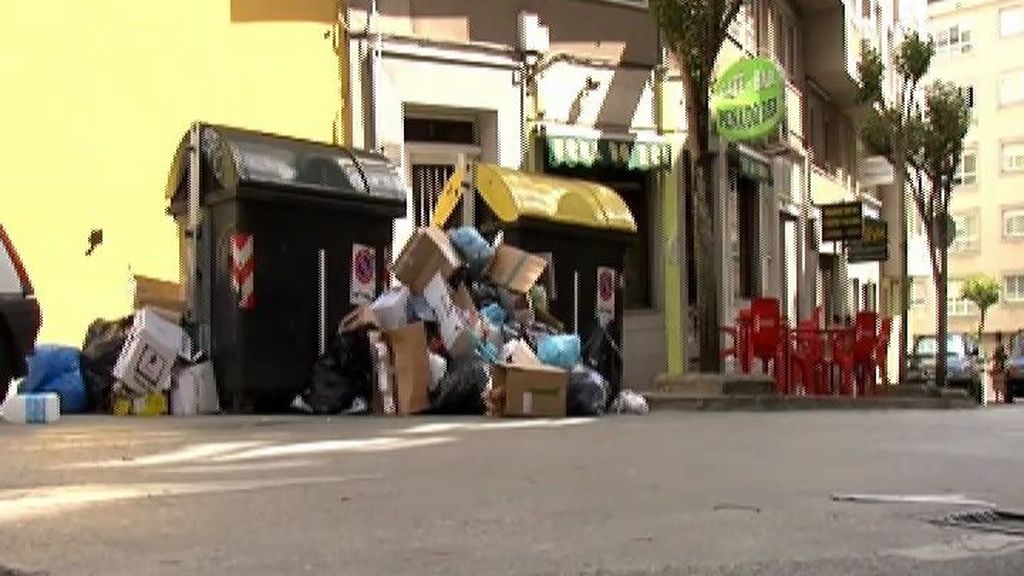 Lugo, un mes sepultada por la basura