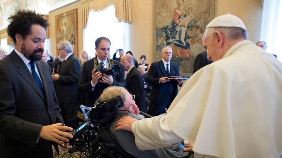 Resultado de imagen para stephen hawking  y el Papa