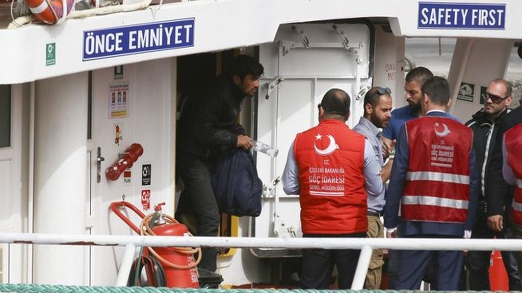 Siguen las deportaciones de refugiados de Grecia a Turquía