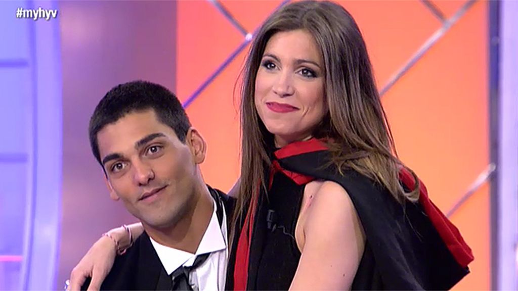 Isaac, encantado con vampiresa Sara
