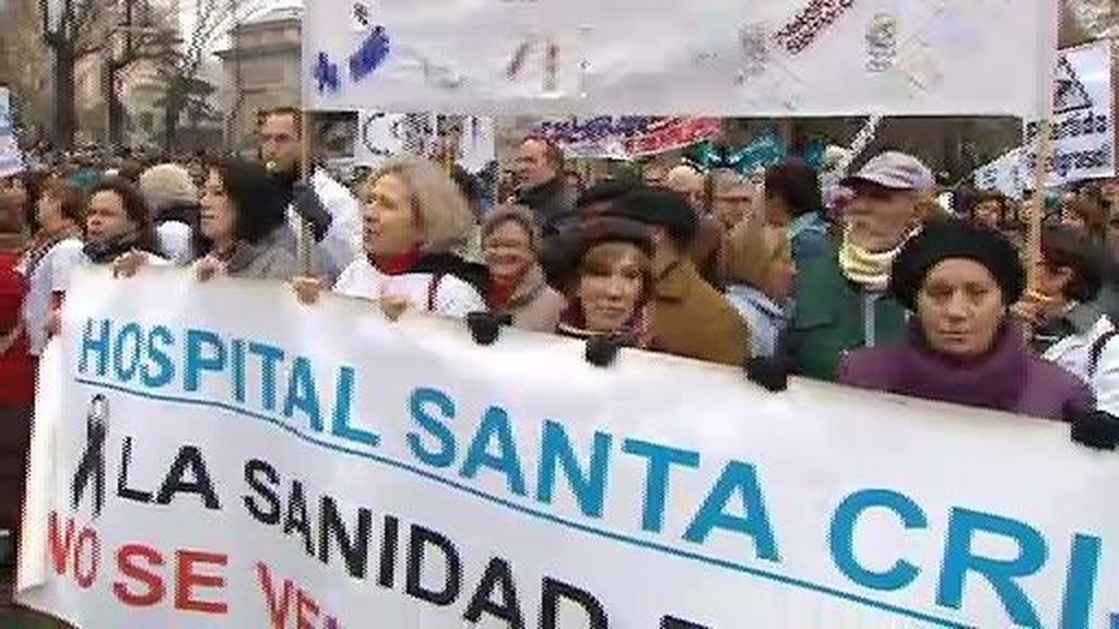 La 'Marea Blanca' vuelve a la calle para protestar contra la privatización