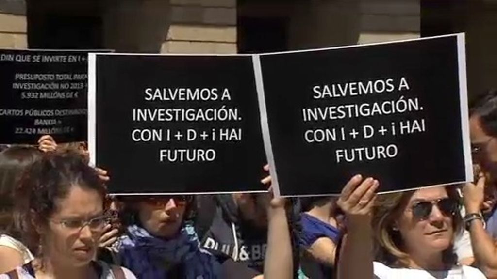 Miles de científicos salen a las calles contra los recortes en investigación